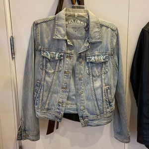Aritzia Talula Denim Jacket Size Medium